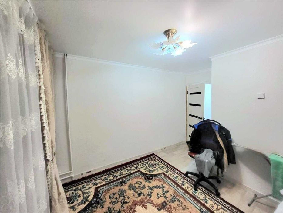 а Продам 3 комнатную Свечка 6 микрорайон