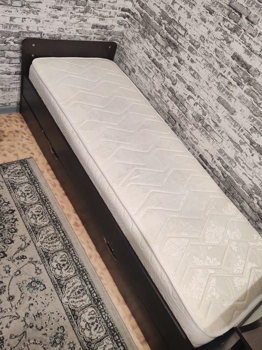 Продам матрас на кровать