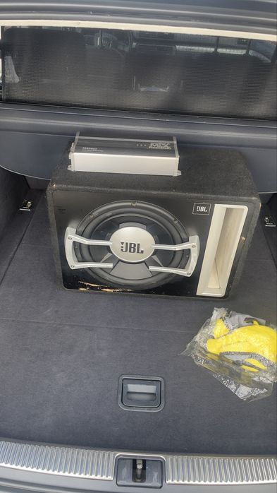 Бас каса JBL продава се само бас касата