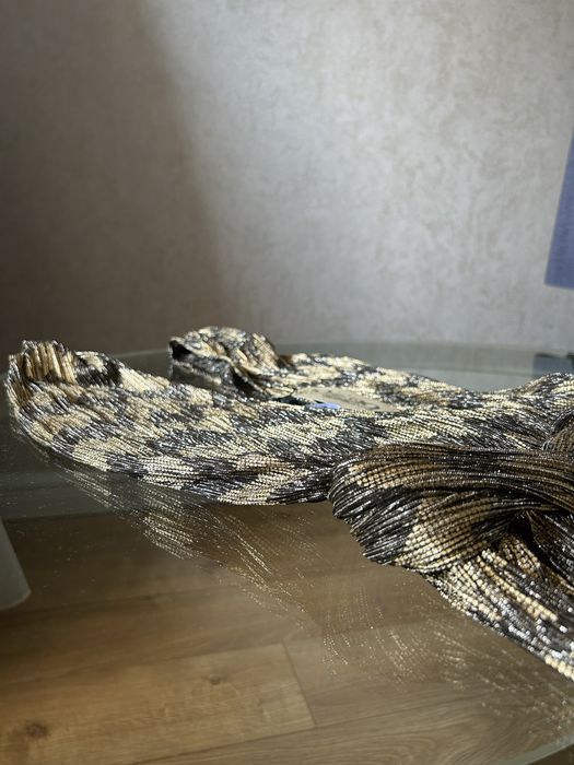 Salopetă ocazie 2929 Creative Fashion, nouă cu etichetă, fir auriu metalic