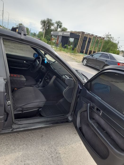 Продаю Ауди 100 с4