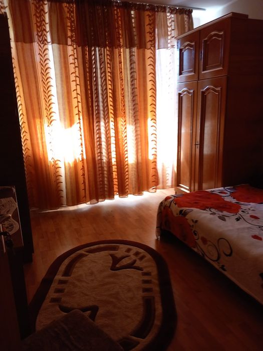 Vând apartament.