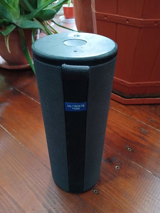 Vând boxă portabilă Ultimate Ears MEGABOOM, stare foarte bună.