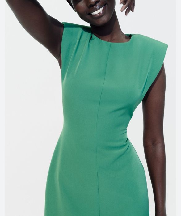 Платье Zara, новое, размер М.