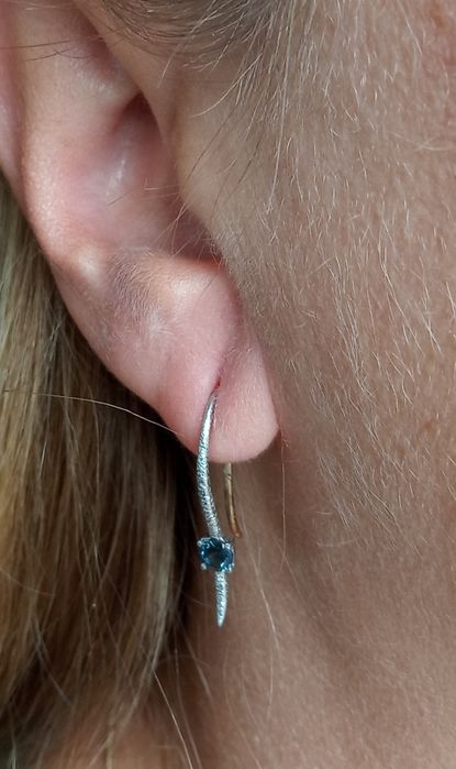 Златни обеци с естествени топази