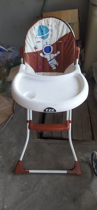 Стульчик для кормления.