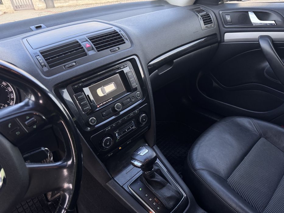 Skoda Ocravia 2011 2.0 TDI 140cp Cutie DSG 6+1 trepte/Piele/Navi/FULL