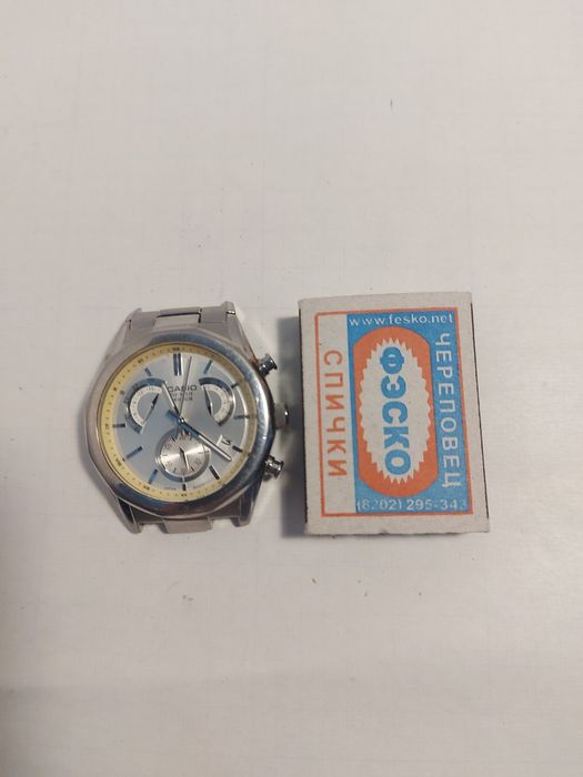 Японские часы Casio кварцевые.