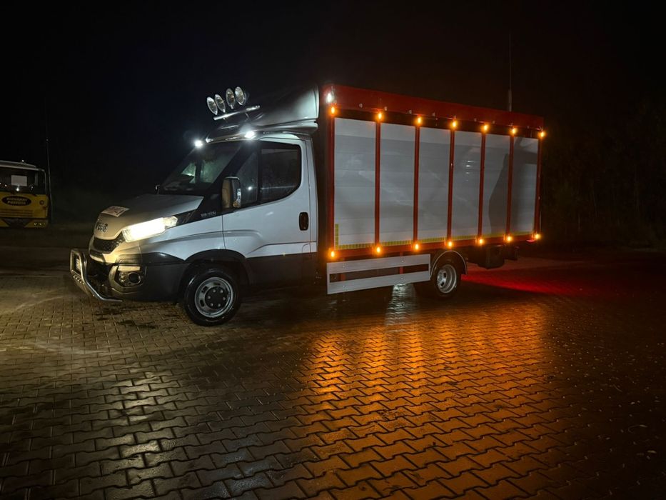 Iveco daily  transport animale 35c17 35c18 35c15 Mercedes sprinter 519
