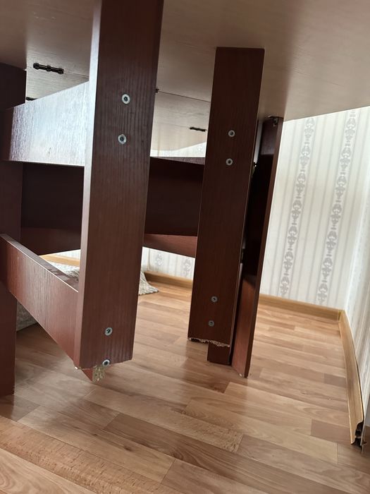 Стол книжка б/у срочно