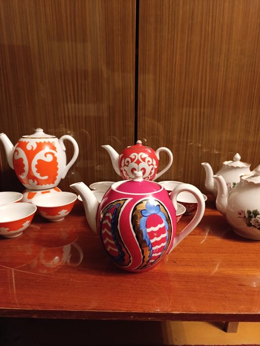 Чайники,касушка,пиалушки.