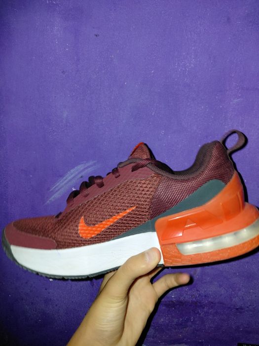Adidași NIKE originali 42-41
