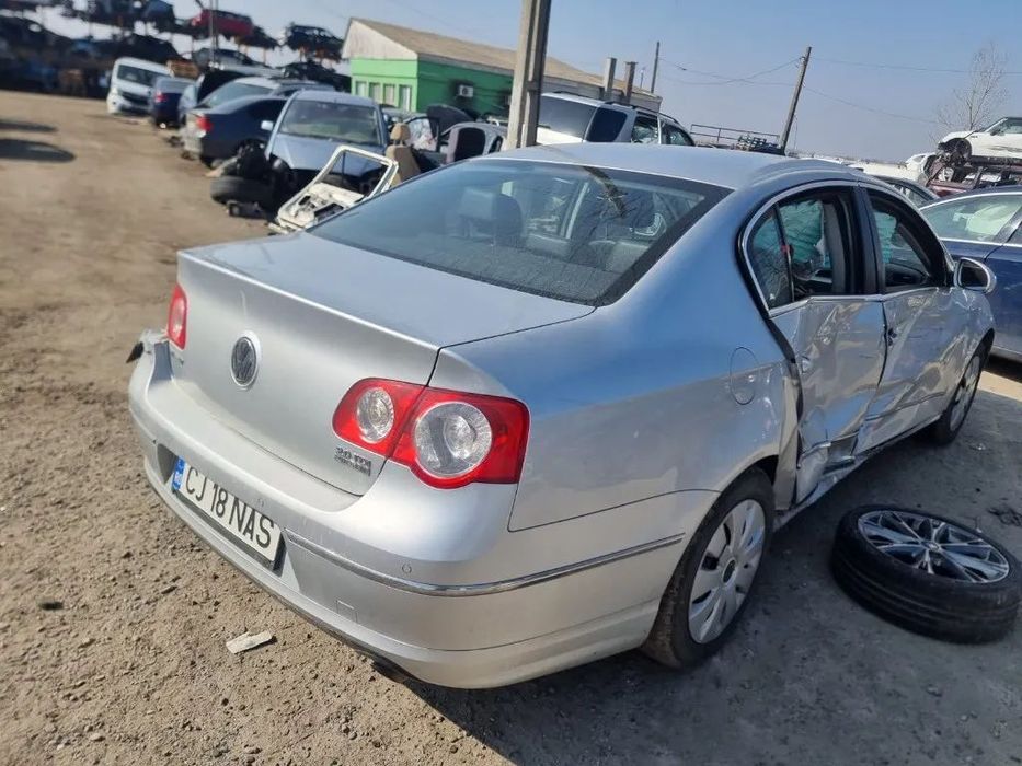 dezmembrez VW Passat B6, an 2010, motor 2.0 CBBB, cutie de viteze automata