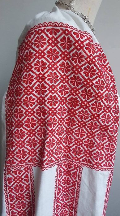 REDUCERE PRET 25%! Costum popular (ie/camasa cu poale, sorturi/catrint