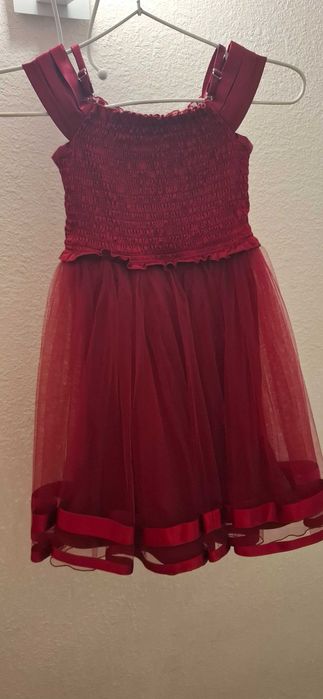 Платье нарядное на девочку