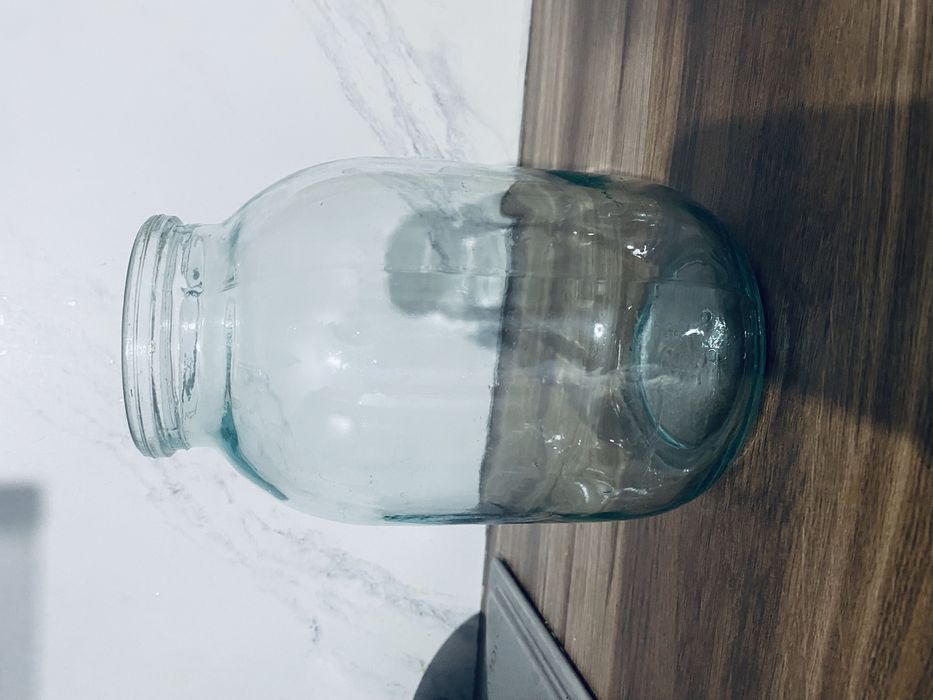 Стекляный банки.