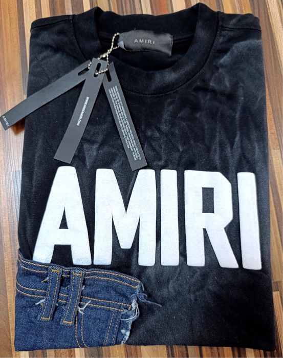 Vand tricou nou de barbati Amiri