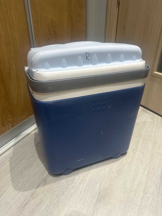Хладилнa чанта  - , 30л, 12V-220V студено