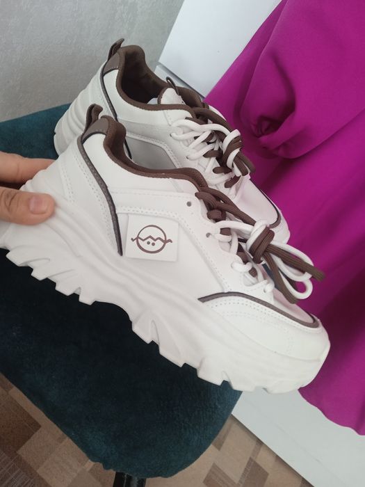 Платье+кроссовки 15.000  доставка бесплатно