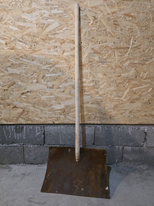 Vând 3 lopata de zapadă