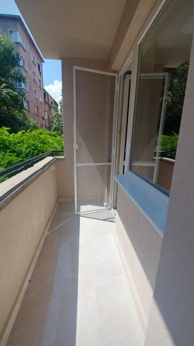 Дава се под наем Тристаен апартамент в София, Център - 90 кв.м за 1000 € - Снимка #11