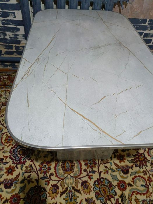 Продаёться хороший стол