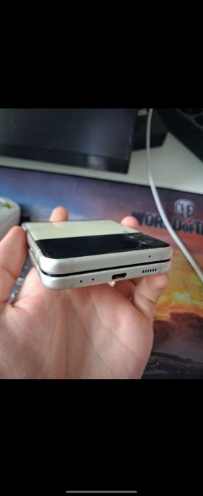 продам/обменяю samsung z flip 3