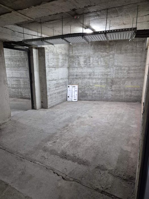 Дава се под наем Гараж / Паркомясто в Варна, Базар Левски - 35 кв.м за 163.2 € - Снимка #3