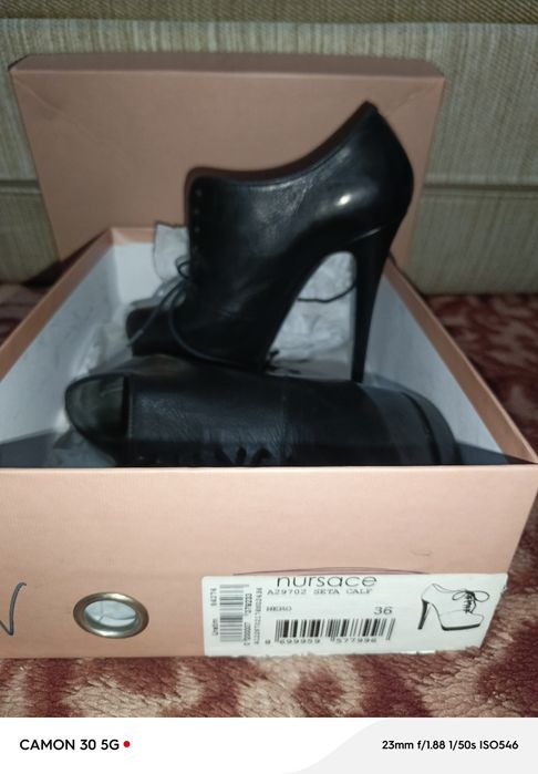 Ботинки на шпильках