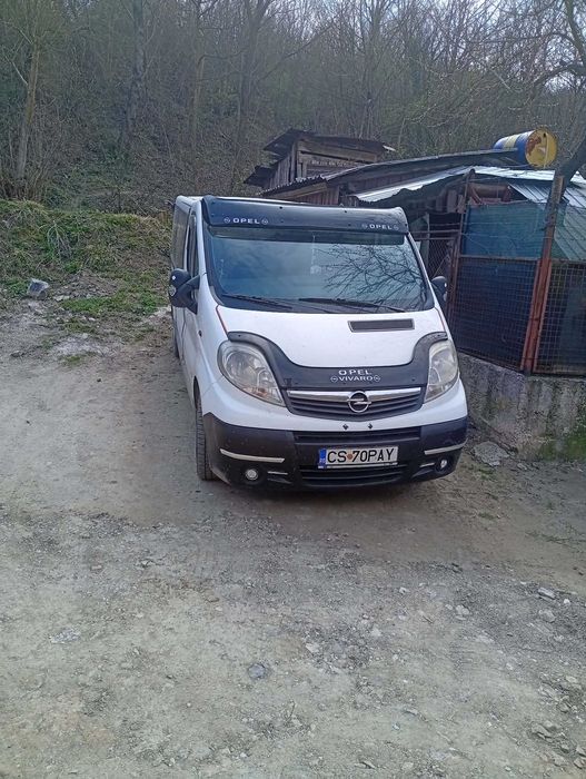 Microbuz 8+1 Opel Vivaro