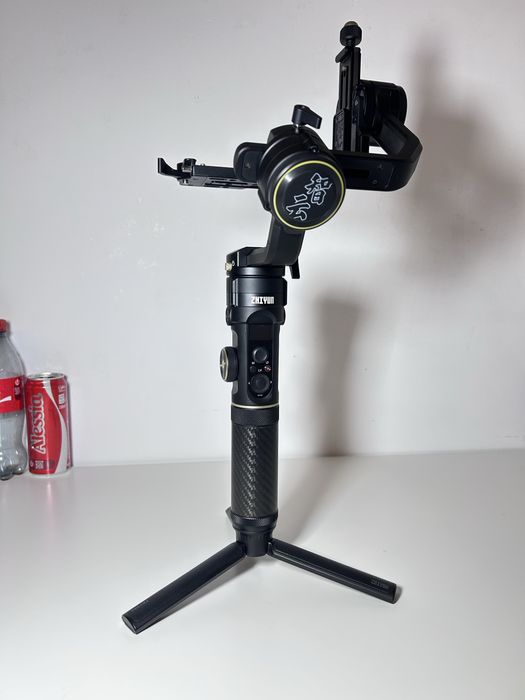 Vand - Zhiyun CRANE 2S , stabilizator