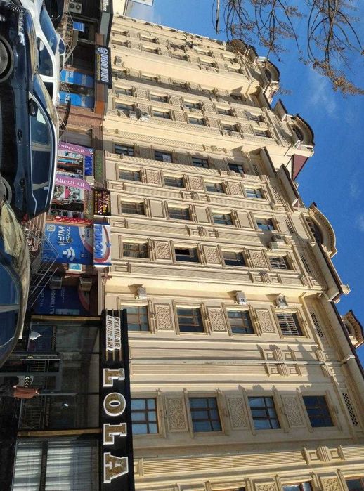 Продается 3-к. квартира , 123 м  , в центре города Карши .