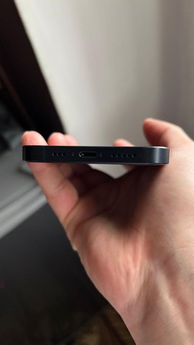 Продам iPhone 13