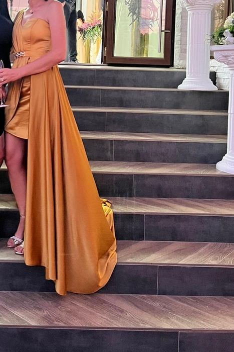 Vand rochie de seara!