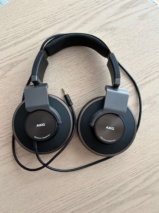 Vand casti AKG 550