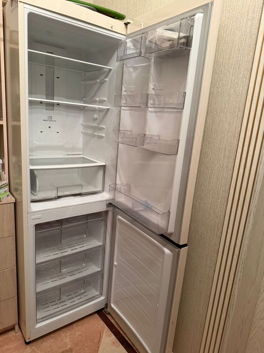 продам холодильник lg