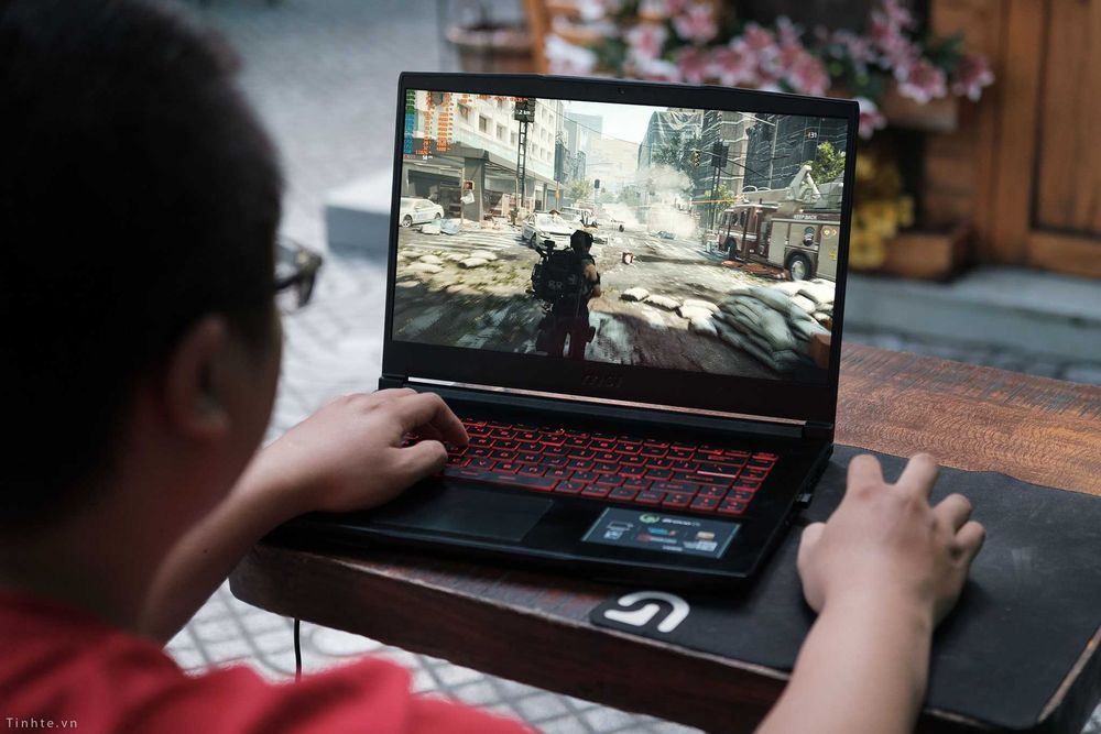 Laptop GAMING MSI Bravo 15 A4DDR 144hz AMD Ryzen 4600H Radeon RX 5500M