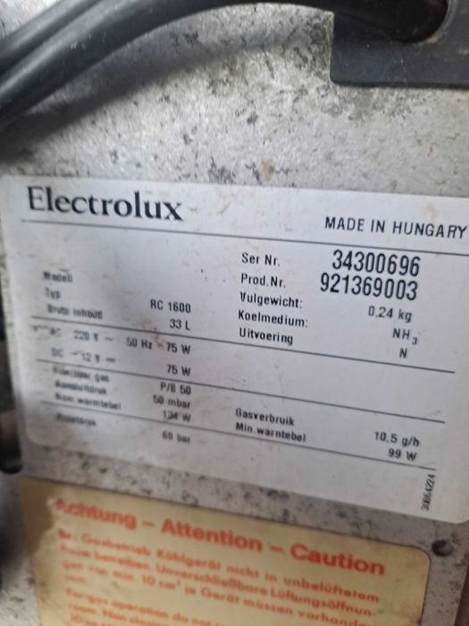 Lada frigorifica auto/rulota DOMETIC si Electrolux, ambele 12V / 220V si gaz la 30 mbar