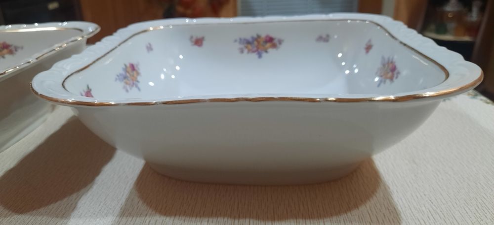 Старая "KAHLA", абсолютно новые, очень красивые пара салатников (22×22