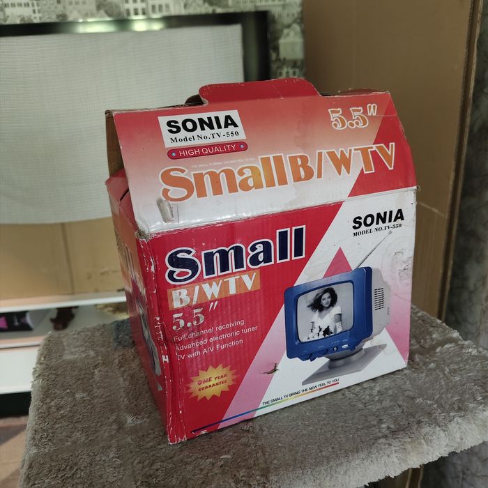 Продам новый ретро- мини-те
левизор Sonia SmallB/WTV