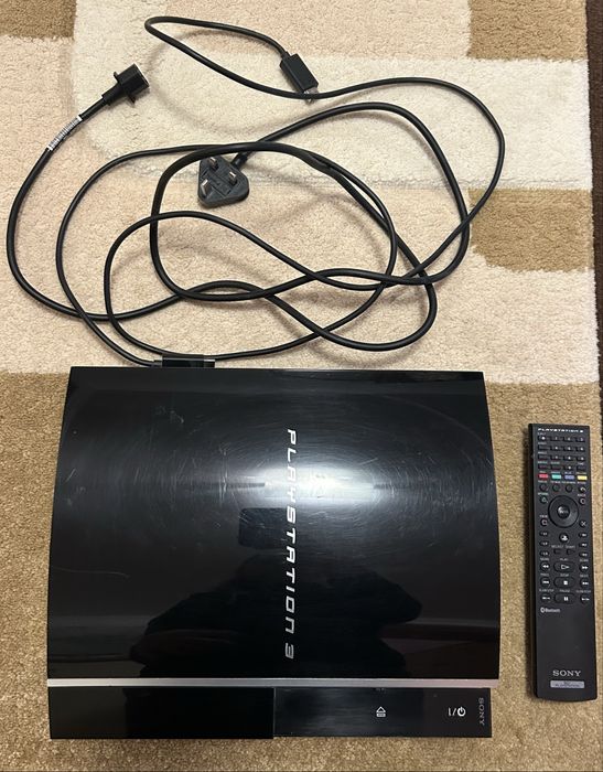 Sony PlayStation 3 (PS3) + 5 джойстика + 15 игри