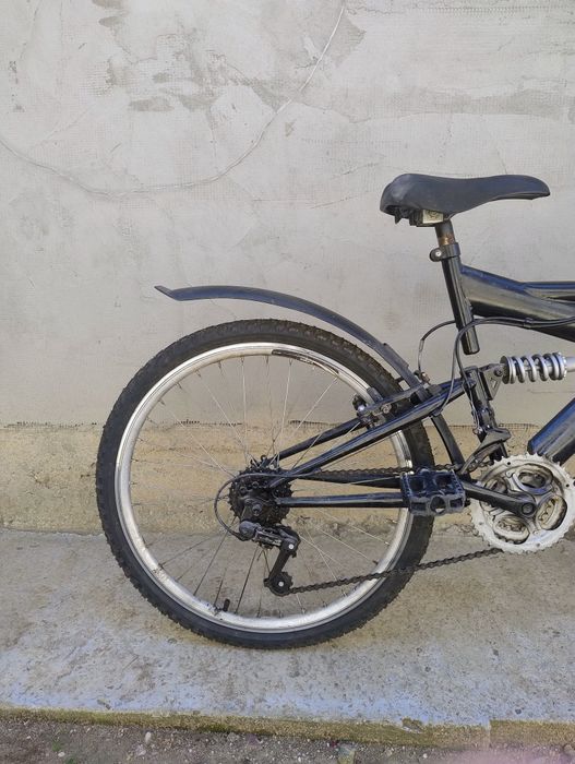 bicicleta neagra
