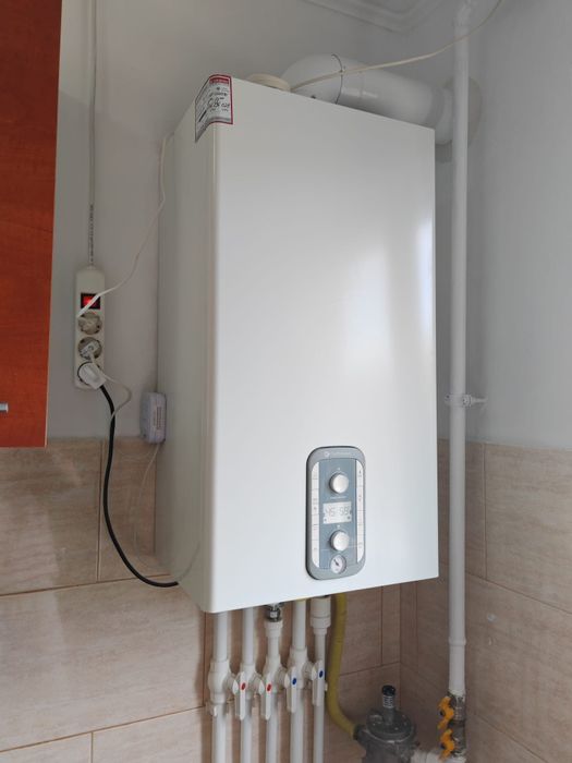 Vând apartament 2 camere Str Alunișului/Marinaru