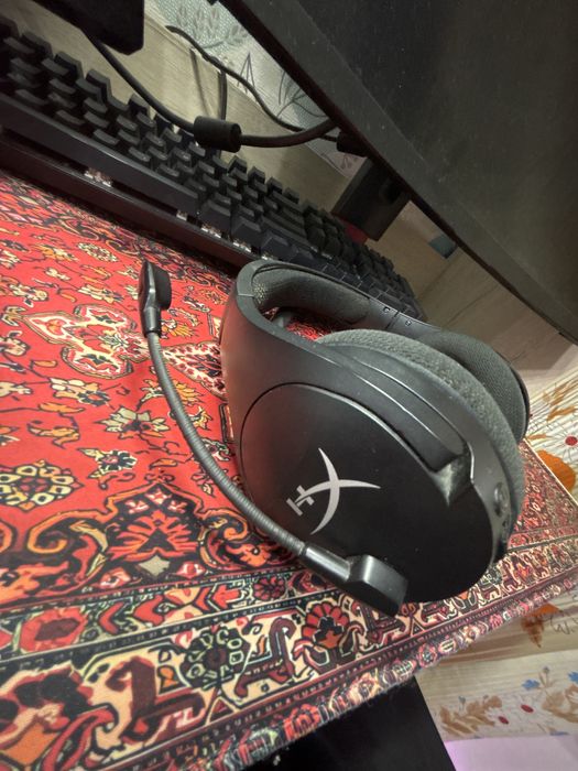 Наушники HyperX.