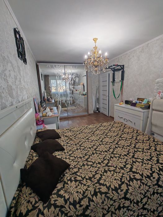 Продам 3 комнатную квартиру!!