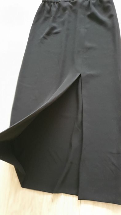 Дълга черна пола с цепка р. S/M