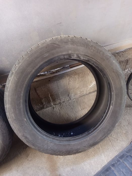 Авто шины на машине