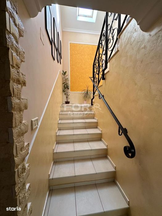 Casa 4 camere si 235 mp teren, de vanzare zona Iosia Oradea