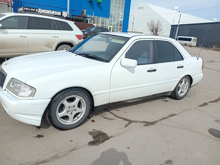 Отличный Мерседес С 180