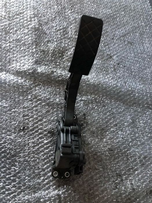 pedala acceleratie 1.6 benzina audi a3 8l seat arosa ibiza 3 skoda fabia 1 vw bora golf 4